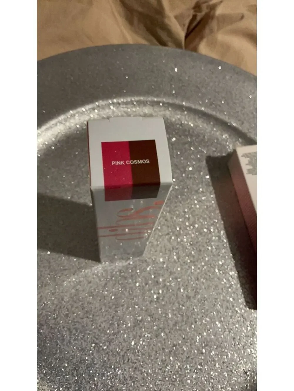 DIBS Beauty Glowtour in Pink $38.00 retail
